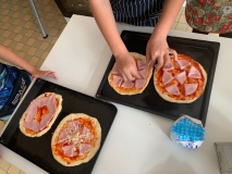 Příprava domácí pizzy